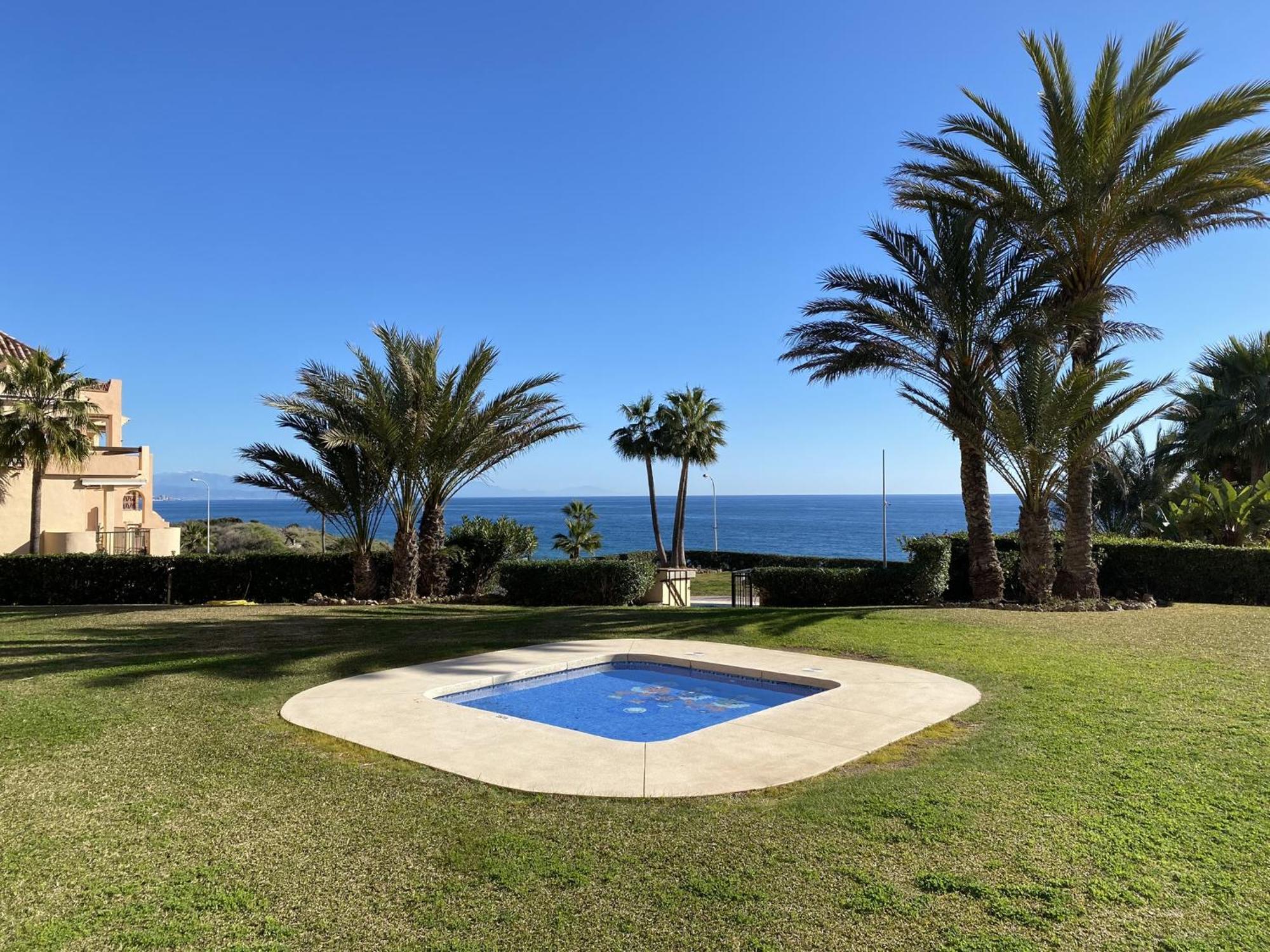 La Joya Seafront By Alfresco Apartment